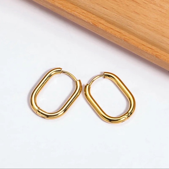 Oval Hoop Earrings, 18K Gold Plated U-Shaped Hoop Earrings - Picture 5 of 5